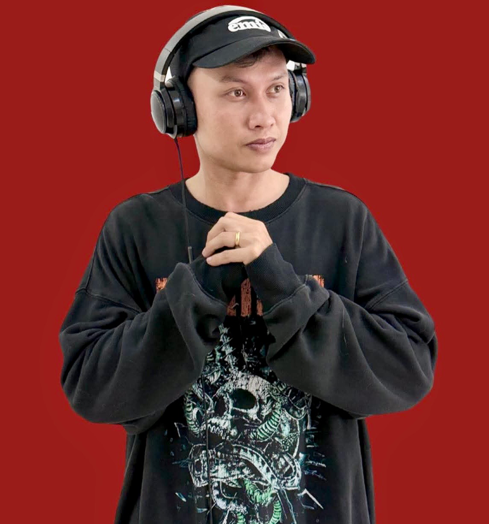ดีเจ เอชอาร์